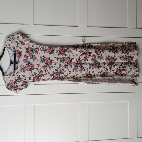 ❄️ 3/$25 Floral Maxi T-shirt Dress with High Slits